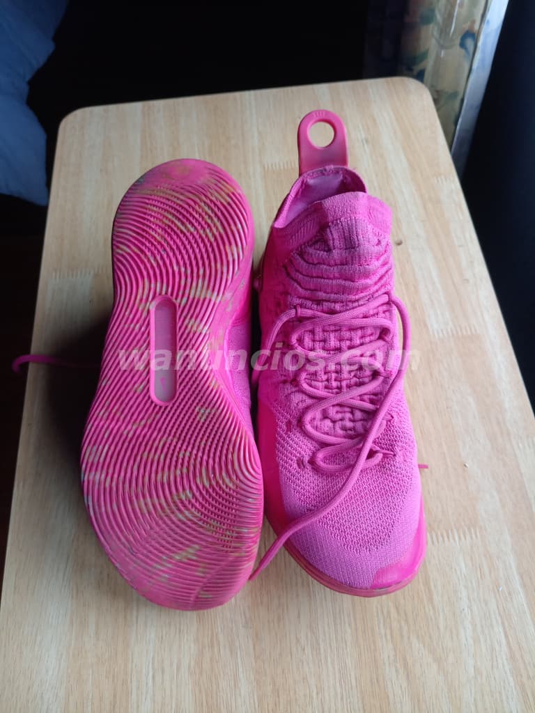 700 € - Edición especial Nike KD 11 "Aunt Pearl" en venta 2