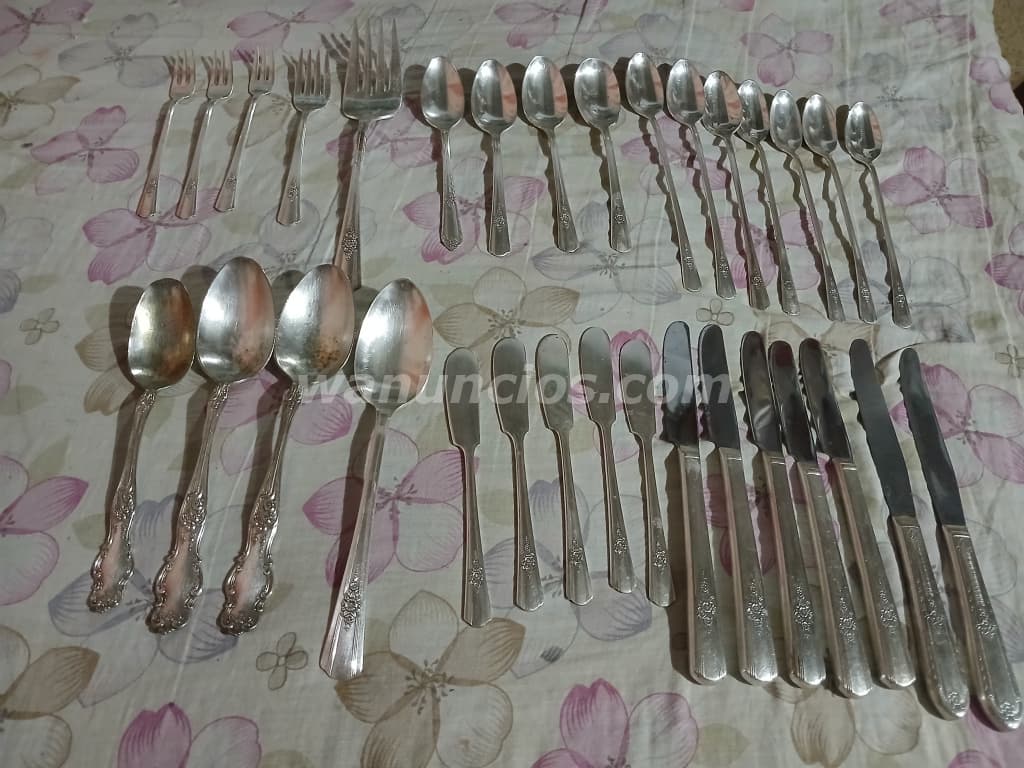 90 US$ - Vendo set de juego de 10 piezas de cucharas de plata (Panamá) 5