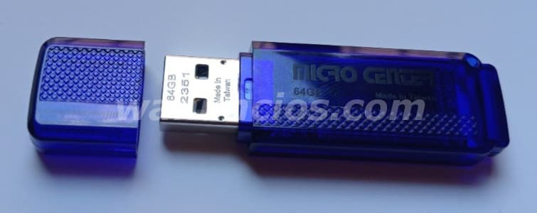 2.500 Pesos - Venta de Memorias Flash 3.0 de 64 GB marca Micro Center. (Centro Habana)
