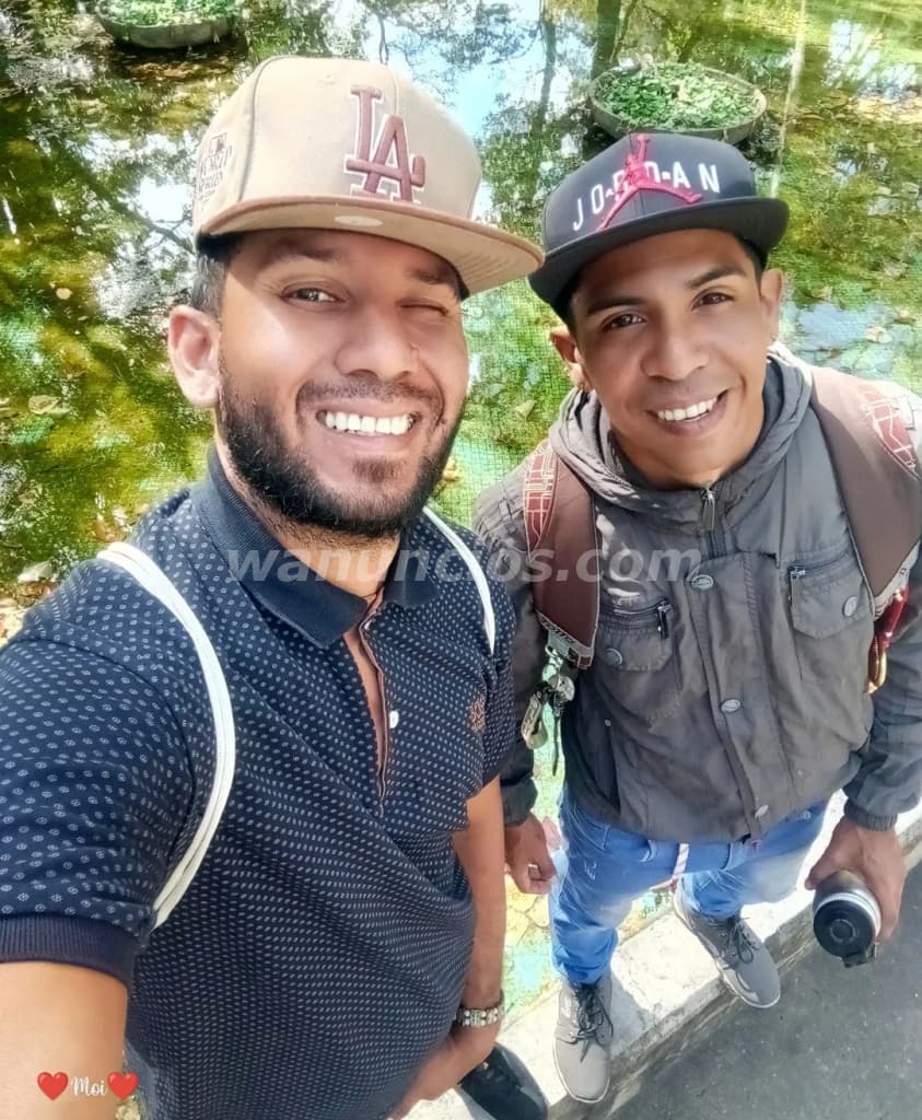 Jóvenes activos serios masculinos discretos (Caracas) 2