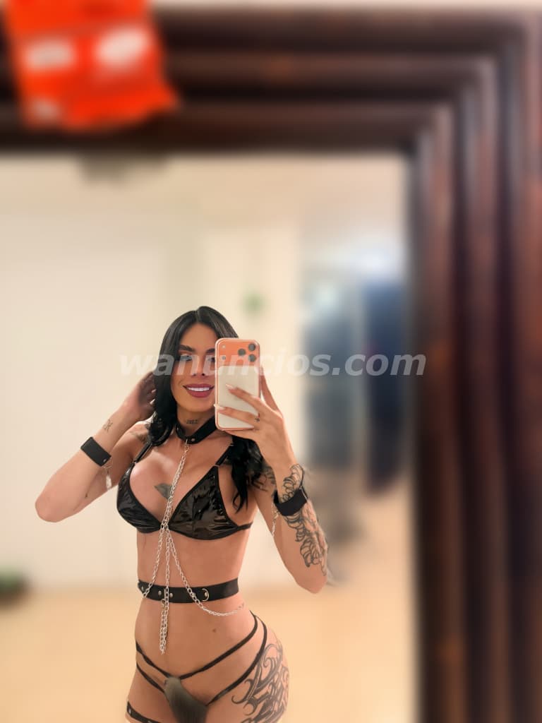 Hermosa transexual modelo de lujo para hombres vino (Panamá city) 5