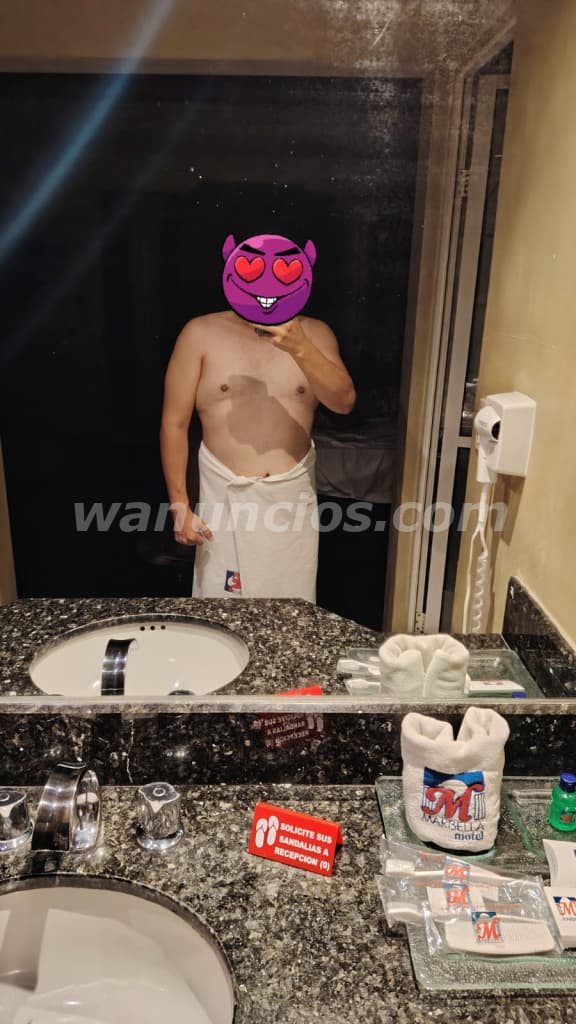 Hombre iniciando previa cita Monterrey y área metropolitana (Monterrey)