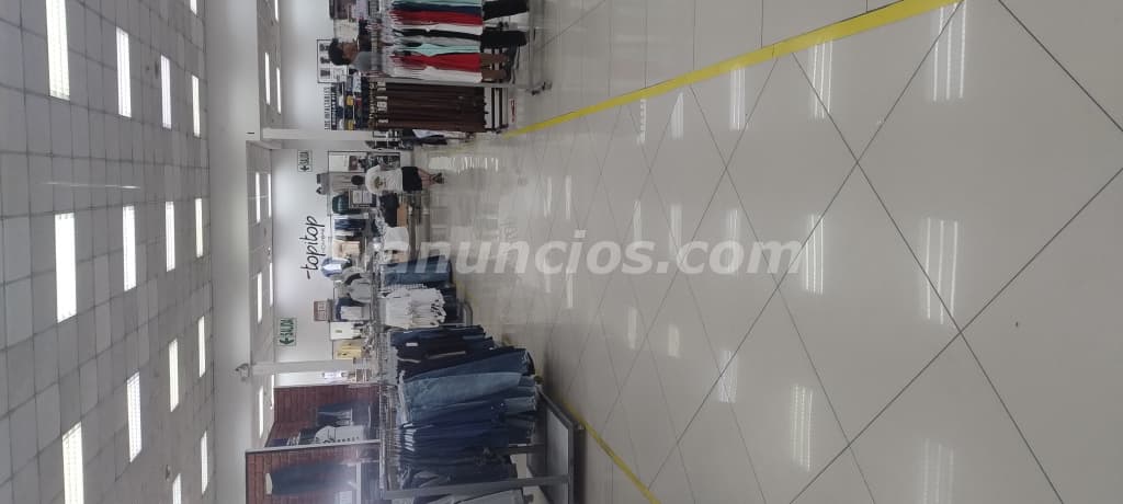 Ayúdame, Soy un chico virgen de 22 años en busca de una mujer madura (Lima)