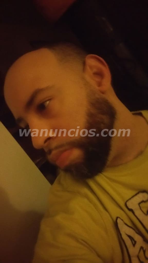 Americano inválido busco una chica que esté conmigo cuando vaya pago muy bien 2