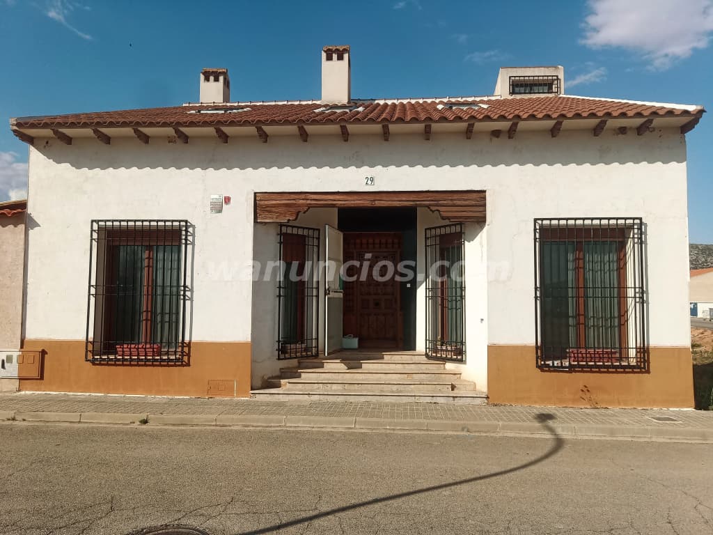 198.500 € - Venta de casa prácticamente nueva solo se ha vivido 2 años