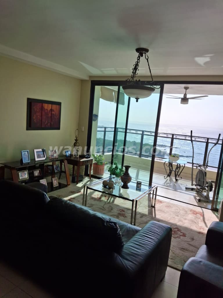 285.000 US$ - Hermoso y Amplio apartamento frente al mar con vista a la ciudad de Panamá (Coco del M