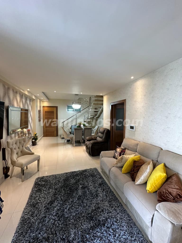 327.000 US$ - US$327,000 Vendo hermoso Pent House En el Millón en Quinto y sexto nivel (El millon)
