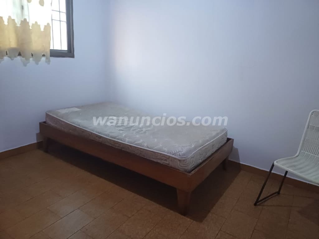 70 US$ - Se alquila habitacion amoblada solo a Caballeros (Barquisimeto)