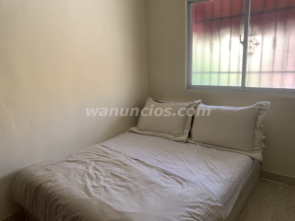 10.000 Pesos - Alquilo habitación amueblada a chica extranjera sino como quiera llámame (Jacobo Majl