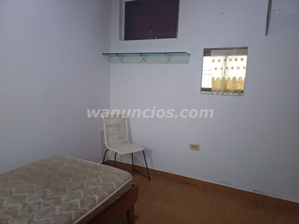 70 US$ - Se alquila habitación solo a caballeros completamente amoblada. (Pedro Leon Torres)