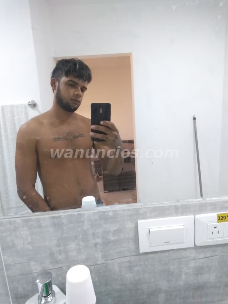 Hola soy un chico escort activo 100% disponible las 24/7