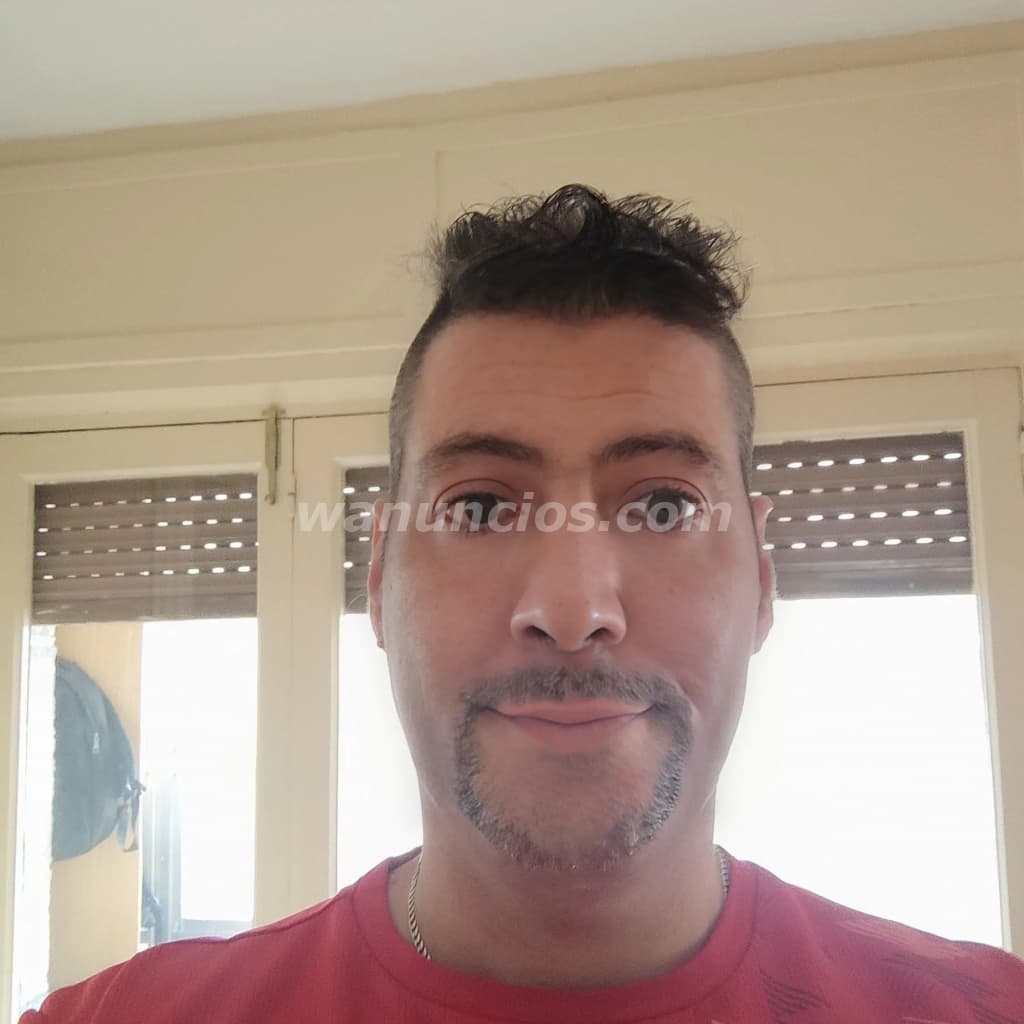 Chico realiza masajes, terapéuticos en camilla (Ourense ciudad)