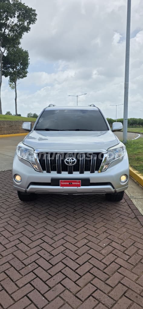 35.000 US$ - Toyota Land Cruiser Prado TXL 2018 en excelente estado! Potencia. (Panamá)