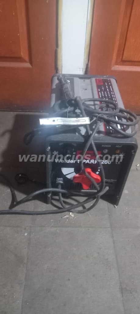 100 US$ - Se vende Soldador Welder Spark 200 seminuevo (San salvador)